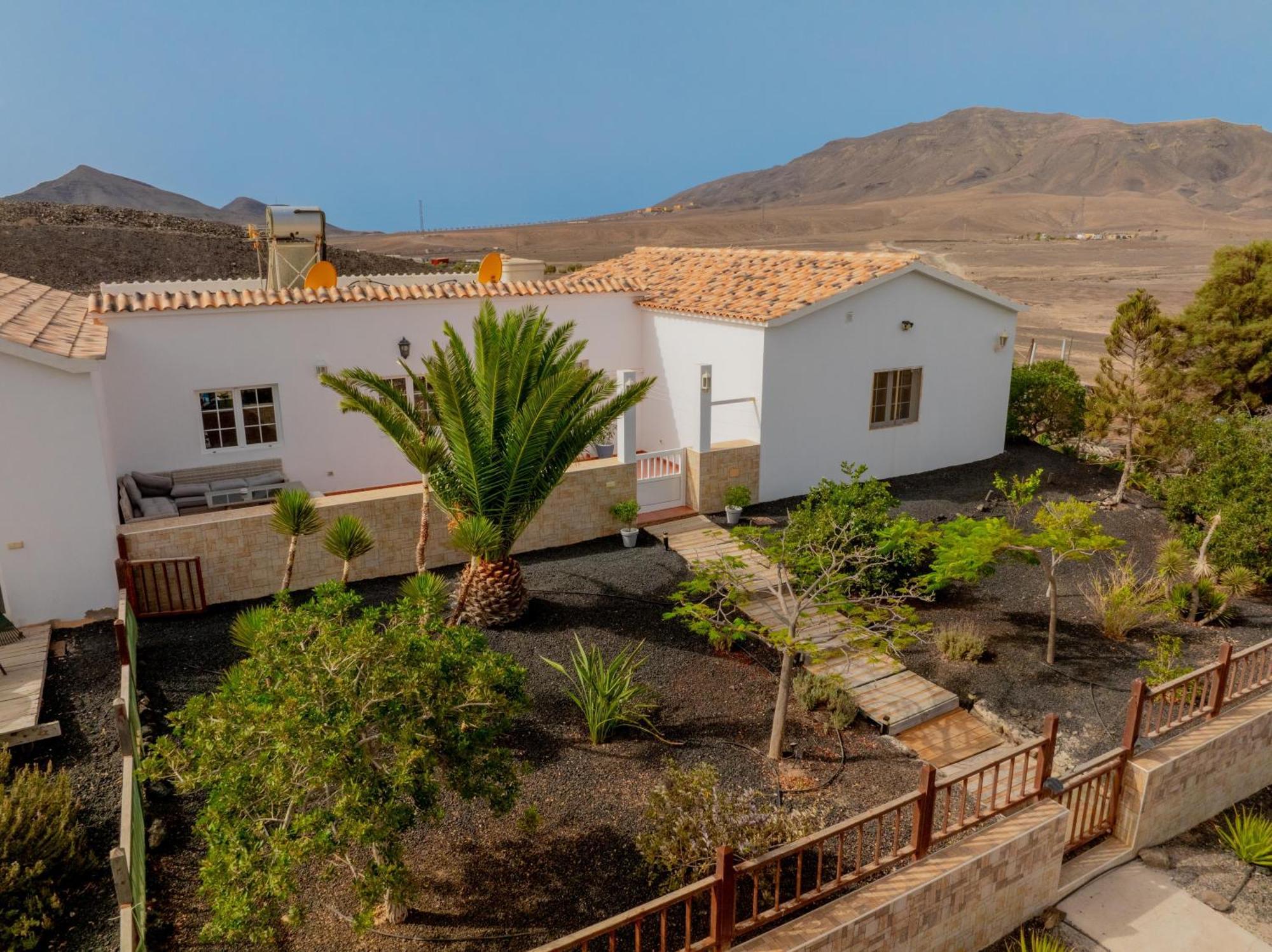 Casa Amaya - Spacious House With Pool, Large Garden, Bbq, 2 Terraces, And Ideal Location El Charco  Екстериор снимка