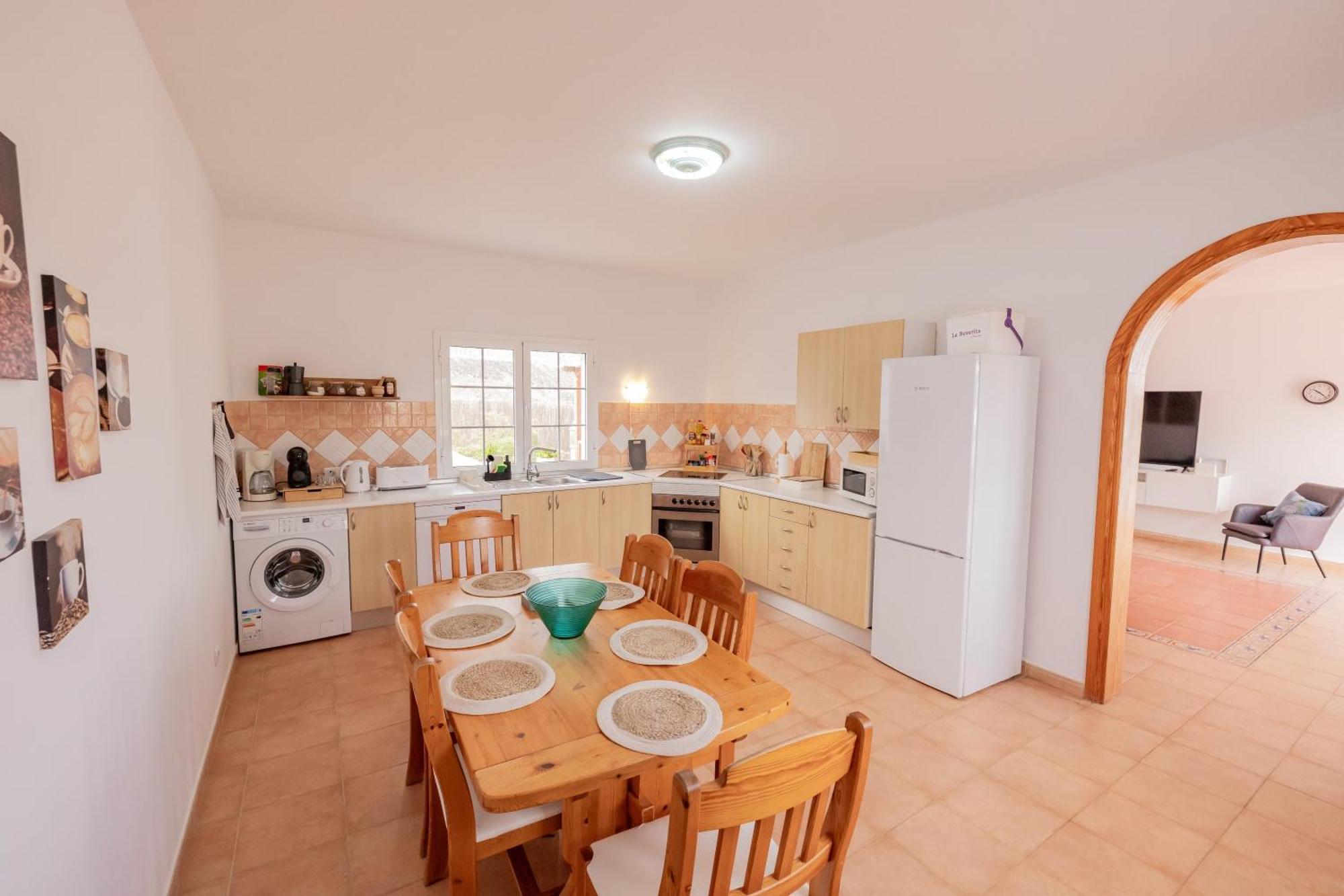 Casa Amaya - Spacious House With Pool, Large Garden, Bbq, 2 Terraces, And Ideal Location El Charco  Екстериор снимка